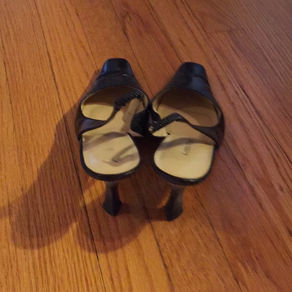 Shoes - Picture 4 of 5